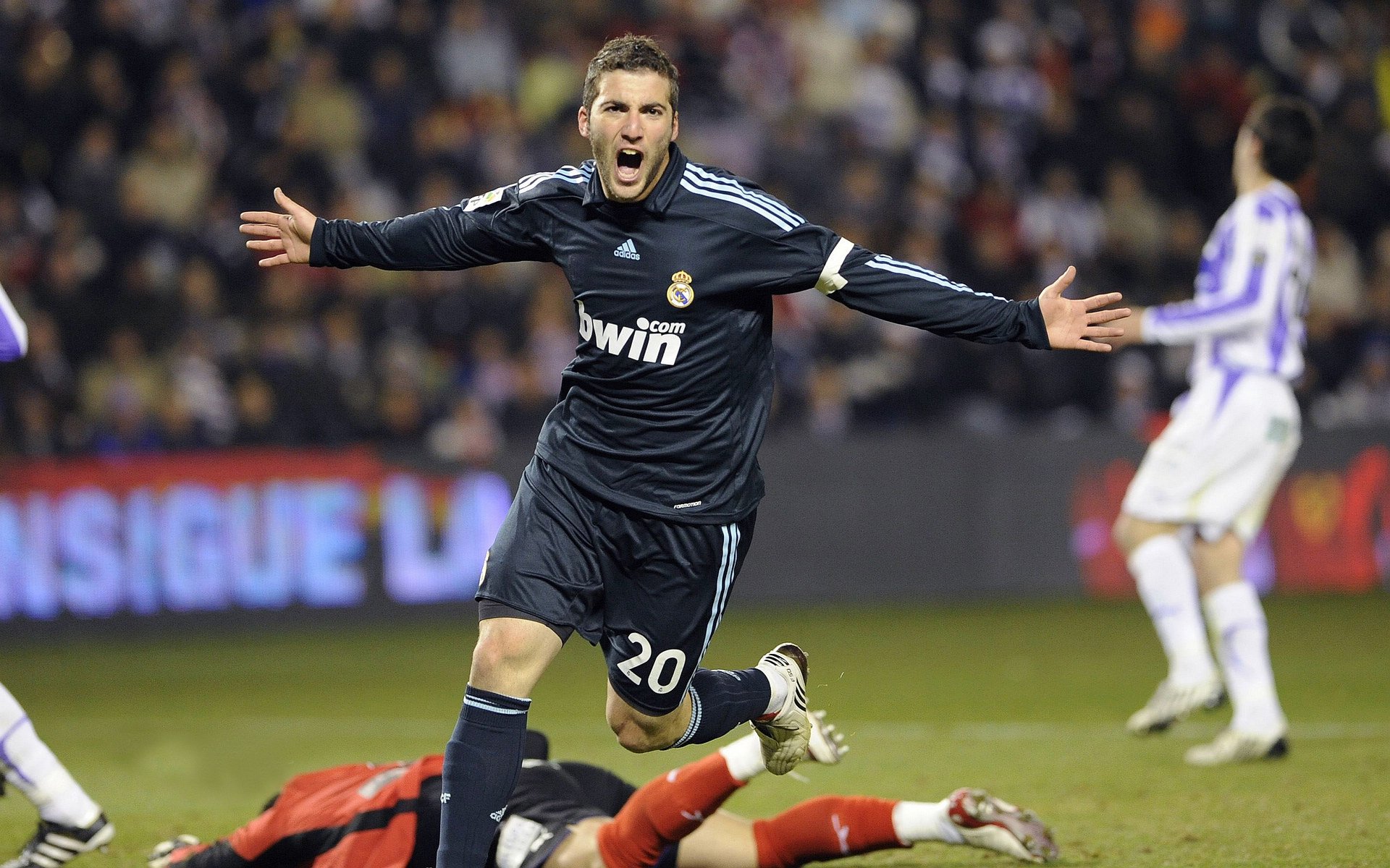 体育魔幻现实主义，当纽卡斯尔备战西甲，科维托娃在DWG破纪录，体育魔幻现实，当纽卡斯尔幻想西甲，科维托娃在DWG破纪录